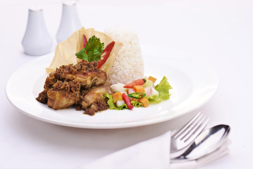 Singgasana Hotel Makassar Dış mekan fotoğraf