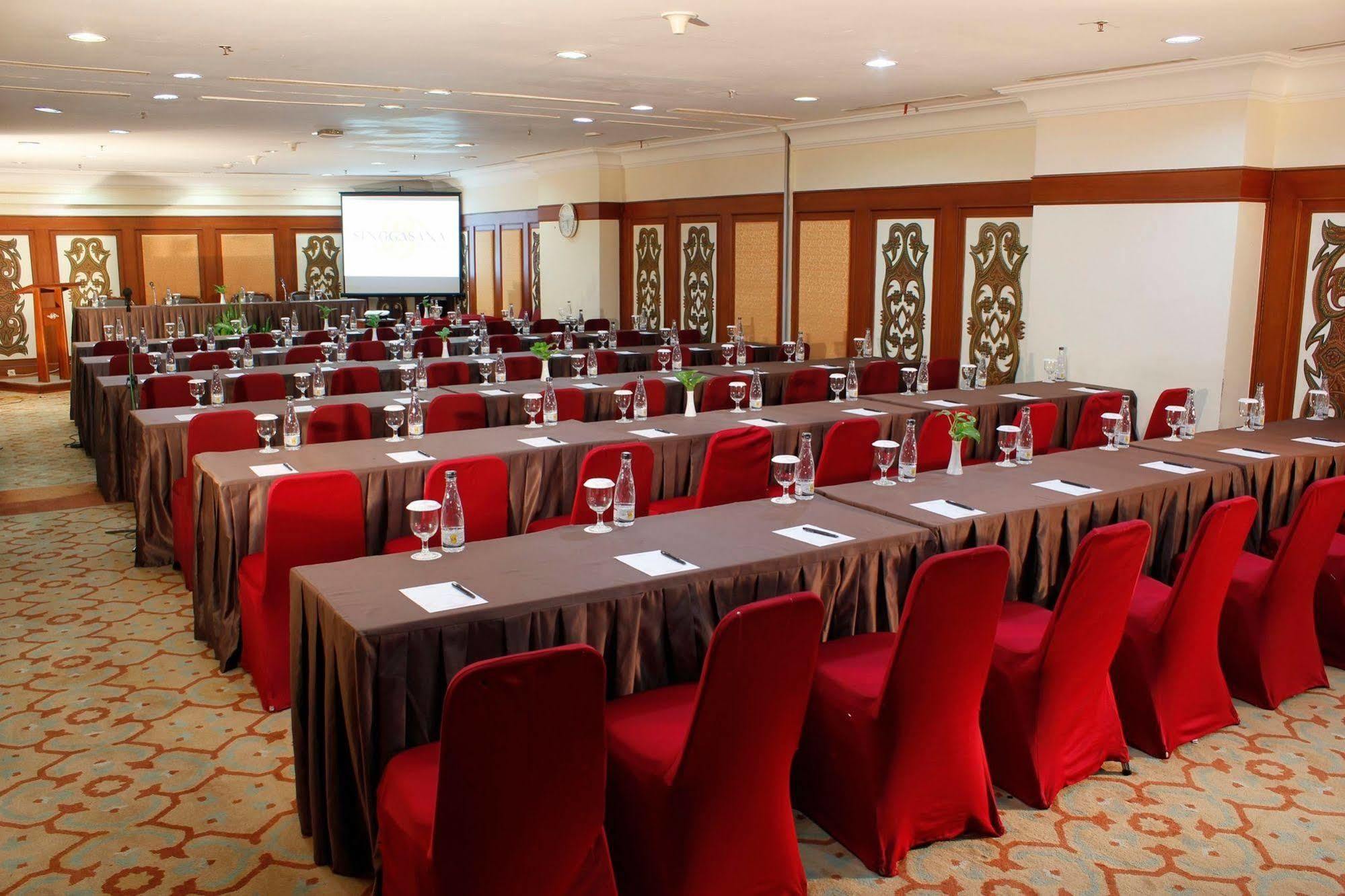Singgasana Hotel Makassar Dış mekan fotoğraf