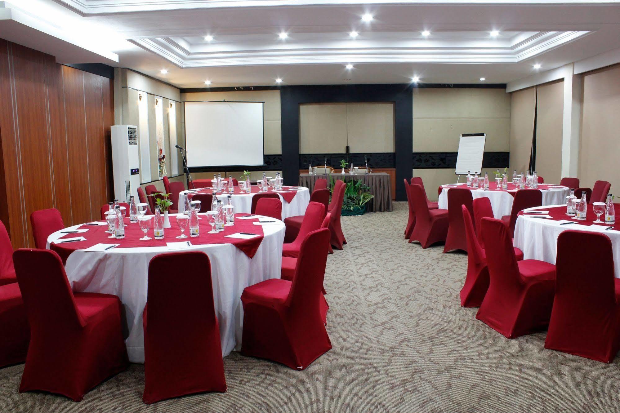 Singgasana Hotel Makassar Dış mekan fotoğraf