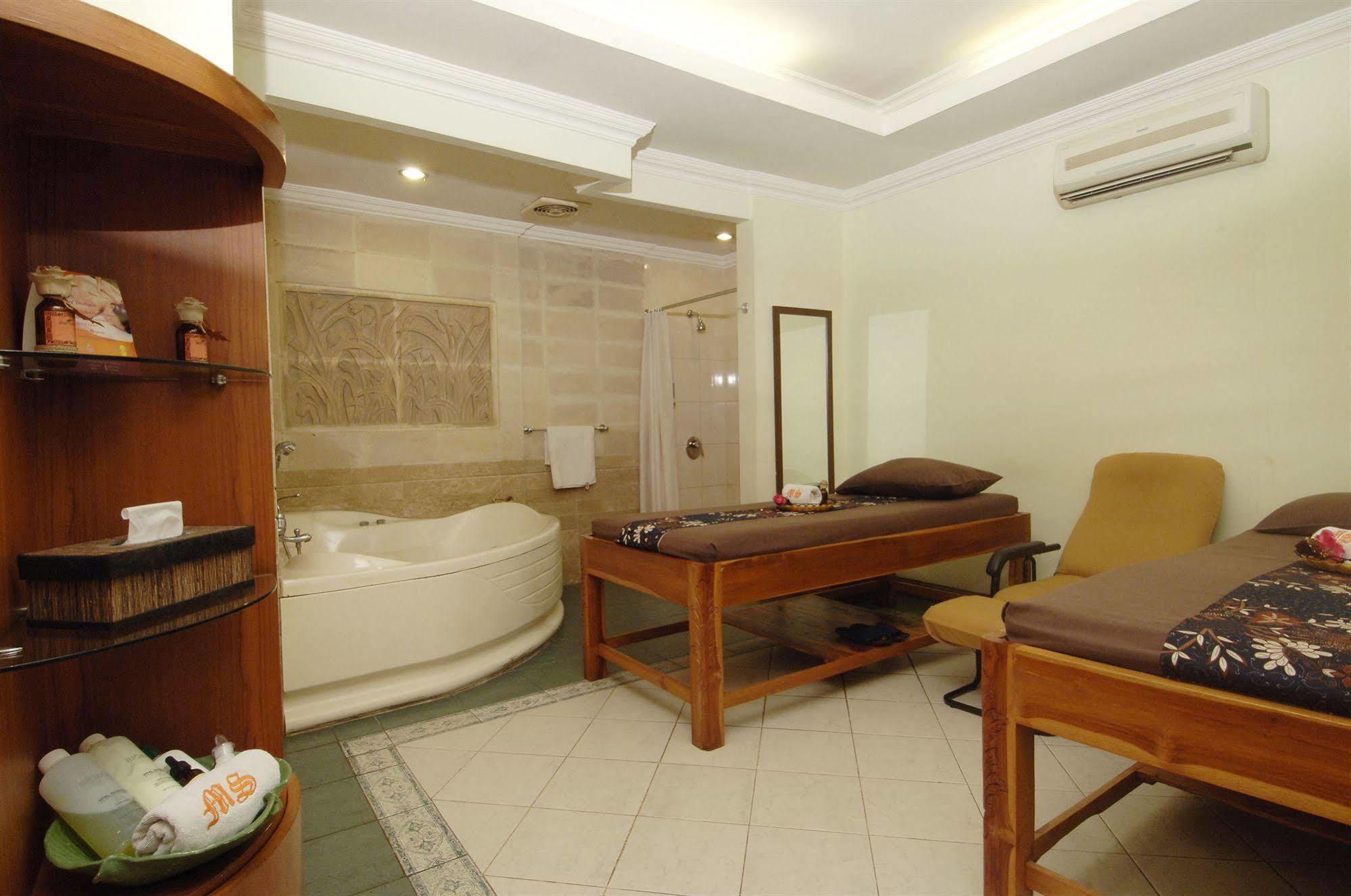 Singgasana Hotel Makassar Dış mekan fotoğraf