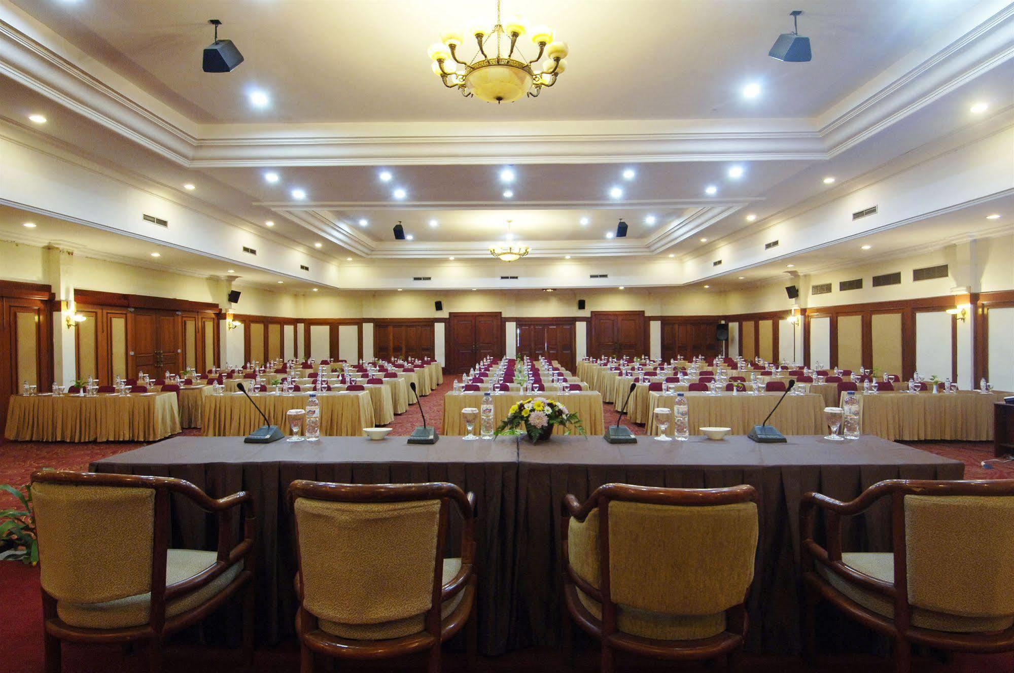 Singgasana Hotel Makassar Dış mekan fotoğraf