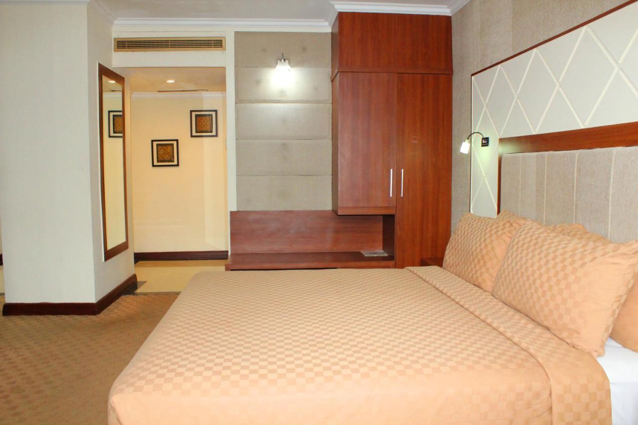 Singgasana Hotel Makassar Dış mekan fotoğraf